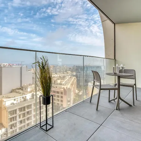 Apartment Prestigious With Common Roof Top Pool In Mercury Tower *