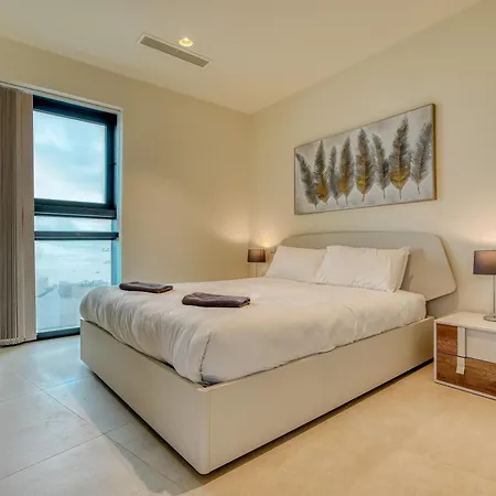Prestigious With Common Roof Top Pool In Mercury Tower Apartment *