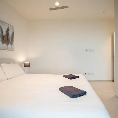 Prestigious With Common Roof Top Pool In Mercury Tower